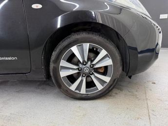 NISSAN LEAF 24kWh Tekna Auto 5dr