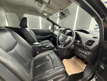 NISSAN LEAF 24kWh Tekna Auto 5dr