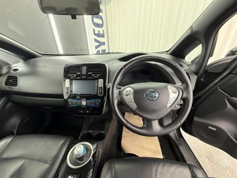 NISSAN LEAF 24kWh Tekna Auto 5dr