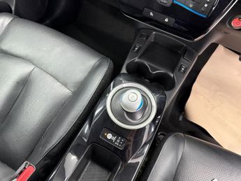 NISSAN LEAF 24kWh Tekna Auto 5dr