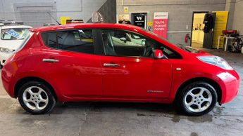 NISSAN LEAF 24kWh Acenta Electric Automatic Red 5dr LOWTAX+CRUISE+REVERSECAM