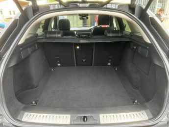 LAND ROVER RANGE ROVER VELAR 3.0 SD6 V6 SE