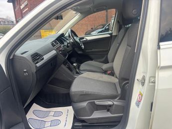 VOLKSWAGEN TIGUAN 2.0 TDI SE Navigation