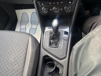 VOLKSWAGEN TIGUAN 2.0 TDI SE Navigation