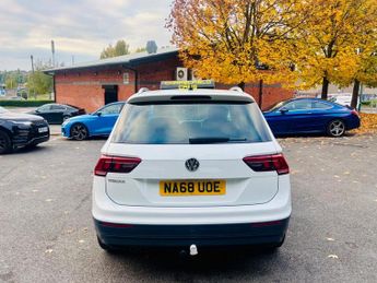 VOLKSWAGEN TIGUAN 2.0 TDI SE Navigation