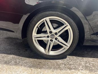 AUDI A4 2.0 TDI S line