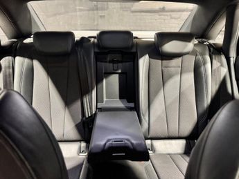 AUDI A4 2.0 TDI S line