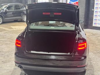 AUDI A4 2.0 TDI S line