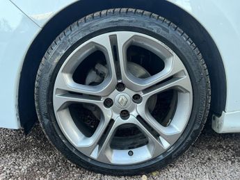 RENAULT CLIO 1.2 GT-Line TCe 120 EDC