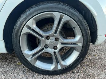 RENAULT CLIO 1.2 GT-Line TCe 120 EDC