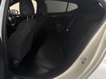 VAUXHALL ASTRA 1.4i Turbo SRi Euro 6 5dr