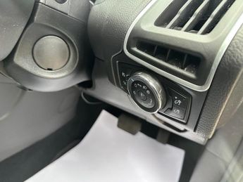 FORD FOCUS 1.6 Titanium Navigator