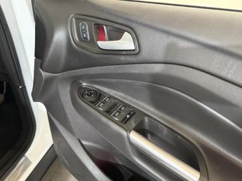 FORD KUGA 1.5 TDCi Titanium X Powershift Euro 6 (s/s) 5dr