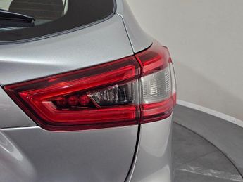 NISSAN QASHQAI 1.2 DIG-T Acenta XTRON Euro 6 (s/s) 5dr