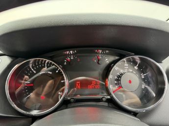 PEUGEOT 3008 1.6 e-HDi Active