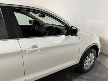 NISSAN QASHQAI 1.3 DIG-T Visia Euro 6 (s/s) 5dr