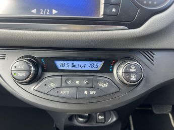 TOYOTA YARIS 1.5 VVT-h Design