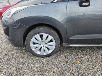 PEUGEOT 3008 1.6 BlueHDi Active