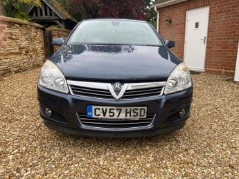 VAUXHALL ASTRA 1.8i 16v Design 5dr