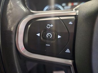 VOLVO XC60 2.0 Momentum D4 AWD