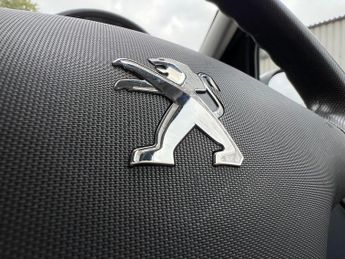 PEUGEOT 107 1.0 12V Active