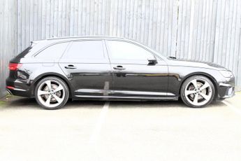 AUDI A4 AVANT 2.0 TFSI 40 Black Edition