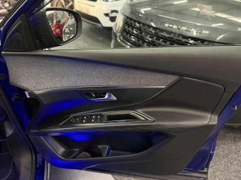 PEUGEOT 3008 1.5 BlueHDi Allure