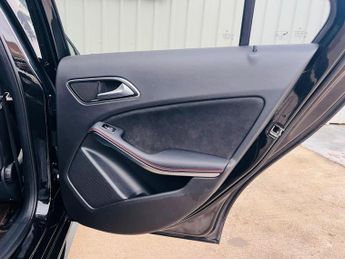 MERCEDES-BENZ A CLASS 2.1 A200d AMG Line (Premium) 7G-DCT Euro 6 (s/s) 5dr