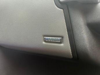 LAND ROVER DISCOVERY 4 3.0 SD V6 HSE Luxury