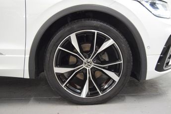 VOLKSWAGEN TIGUAN 1.5 TSI R-Line DSG