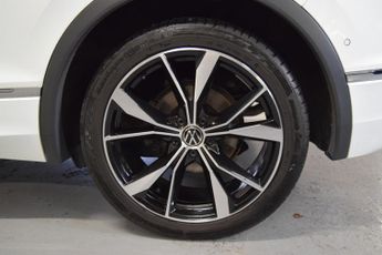 VOLKSWAGEN TIGUAN 1.5 TSI R-Line