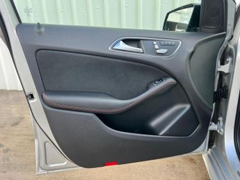 MERCEDES-BENZ B CLASS 2.1 B200d AMG Line (Premium Plus) 7G-DCT Euro 6 (s/s) 5dr