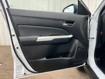 SUZUKI VITARA 1.6 SZ5 Auto Euro 6 (s/s) 5dr