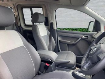 VOLKSWAGEN CADDY MAXI LIFE 1.6 TDI CR DSG Euro 5 5dr