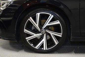 VOLKSWAGEN GOLF 1.5 eTSI MHEV R-Line