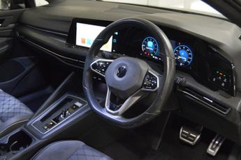 VOLKSWAGEN GOLF 1.5 eTSI MHEV R-Line