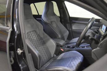 VOLKSWAGEN GOLF 1.5 eTSI MHEV R-Line