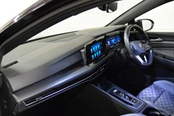 VOLKSWAGEN GOLF 1.5 eTSI MHEV R-Line