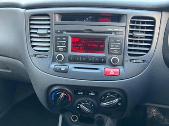 KIA RIO 1.5 CRDi Strike