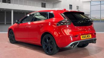 VOLVO V40 2.0 R-Design Pro D2