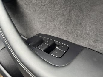 TESLA MODEL 3 (Dual Motor) Long Range