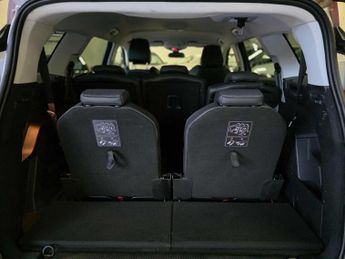 PEUGEOT 5008 1.5 BlueHDi Allure