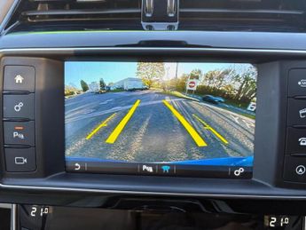 JAGUAR XE 2.0d Portfolio Auto Euro 6 (s/s) 4dr