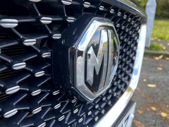 MG HS 1.5 T-GDI 16.6kWh Exclusive