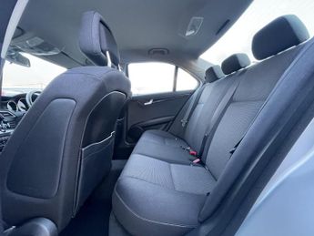 MERCEDES-BENZ C CLASS 1.8 C180 BlueEfficiency SE