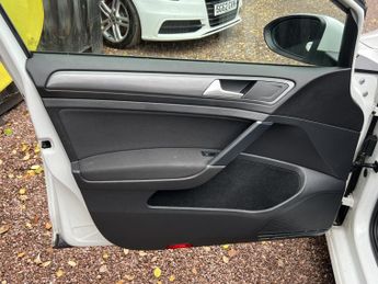 VOLKSWAGEN GOLF 1.6 TDI Match