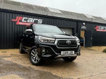 Toyota Hi Lux 2.4 D-4D Invincible X Auto 4WD Euro 6 4dr (TSS, 3.5t)