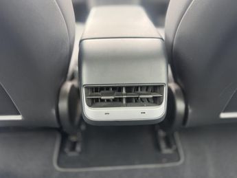 TESLA MODEL 3 Standard Range Plus