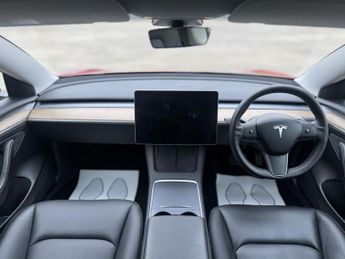 TESLA MODEL 3 Standard Range Plus