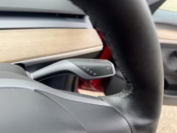 TESLA MODEL 3 Standard Range Plus